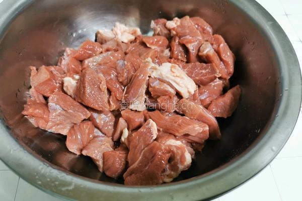 牛肉煨黄豆的做法图解2