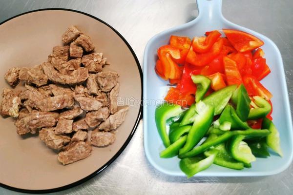彩椒炒牛肉的做法图解3