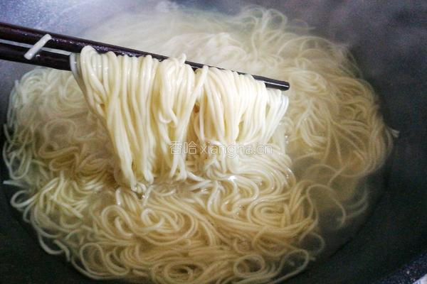 香菇肉酱面的做法图解2