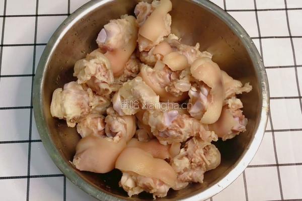 不用一滴油一滴水，做出来的懒人版猪蹄炖黄豆的做法图解4