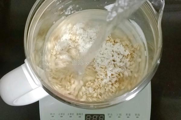 奶香水果燕麦粥 (宝宝辅食）的做法图解4