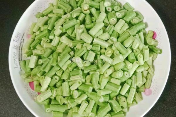 肉沫炒豆角的做法图解2