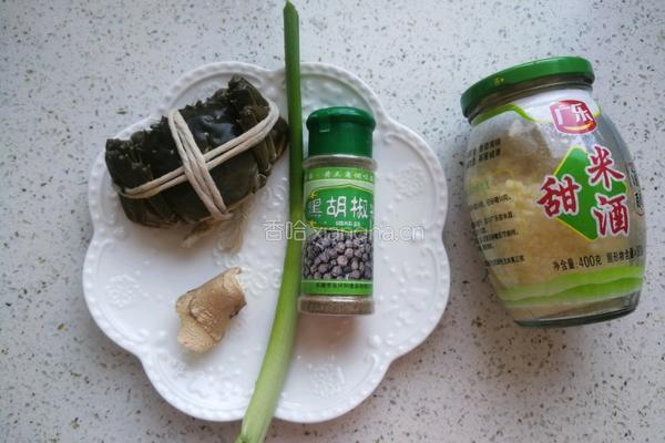 酒酿焖蟹的做法图解1