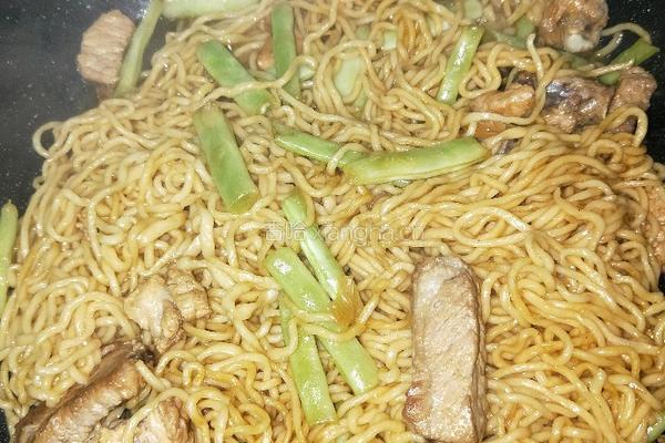 排骨芸豆焖面的做法图解7