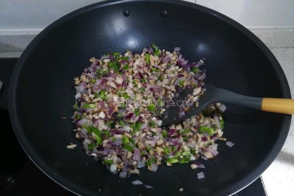 香菇糯米烧麦的做法图解11