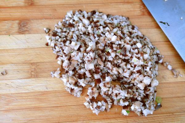 茼蒿梗蘑菇猪肉馅饺子的做法图解10