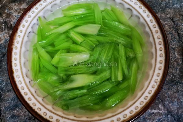 西芹虾仁腰果的做法图解4