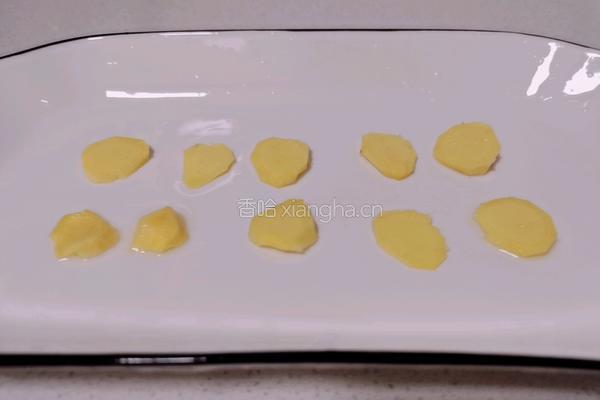 清蒸鲈鱼的做法图解4