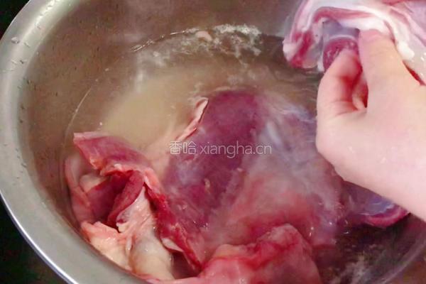 羊腩萝卜煲 羊肉炖萝卜的做法图解1