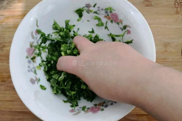 萝卜缨子炒年糕的做法图解6
