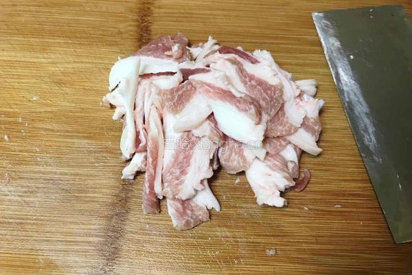 五花肉炒土豆的做法图解1