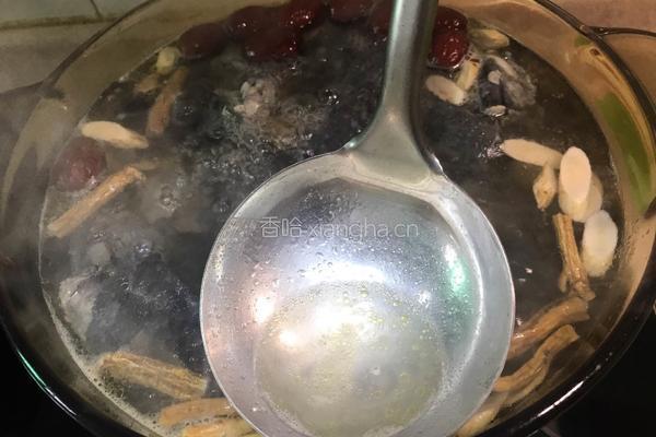 药膳乌鸡汤的做法图解6
