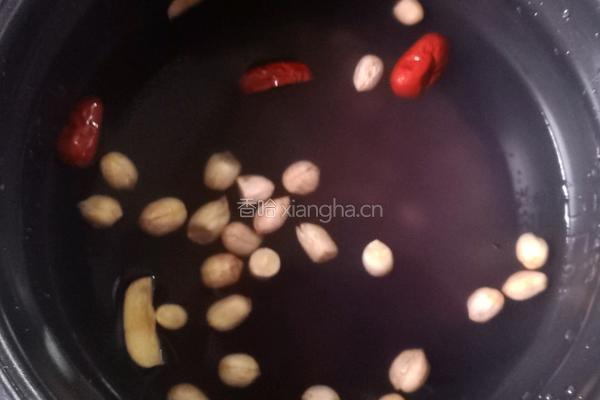 红豆花生黑米粥的做法图解6