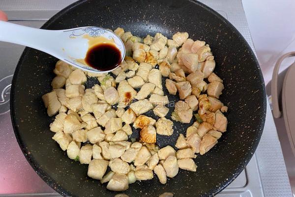 宫爆鸡丁的做法图解7