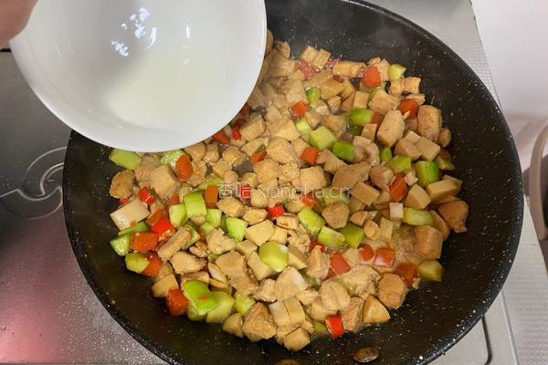 宫爆鸡丁的做法图解12