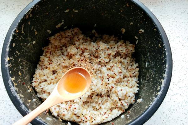 三色藜麦饭团的做法图解5