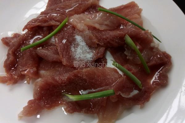 莲藕炒肉片的做法图解1