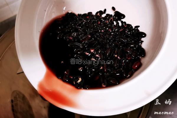 核桃黑米豆浆的做法图解4