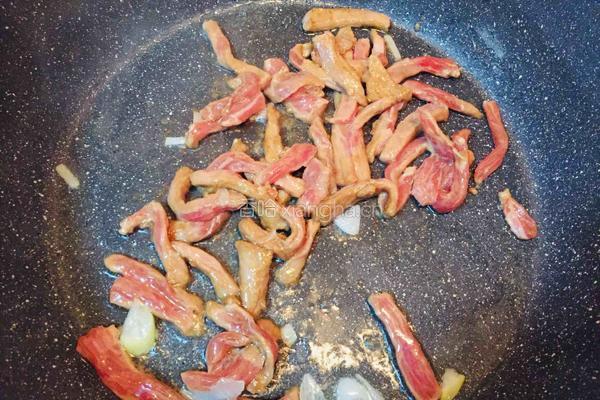 竹笋炒肉的做法图解5