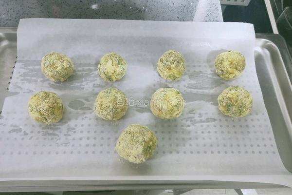 玉米面菠菜团子的做法图解2