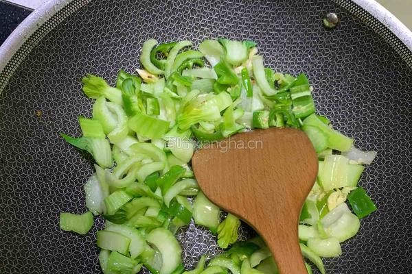 白菜炒豆腐的做法图解5
