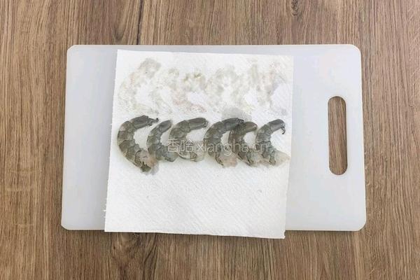 金沙虾仁的做法图解4
