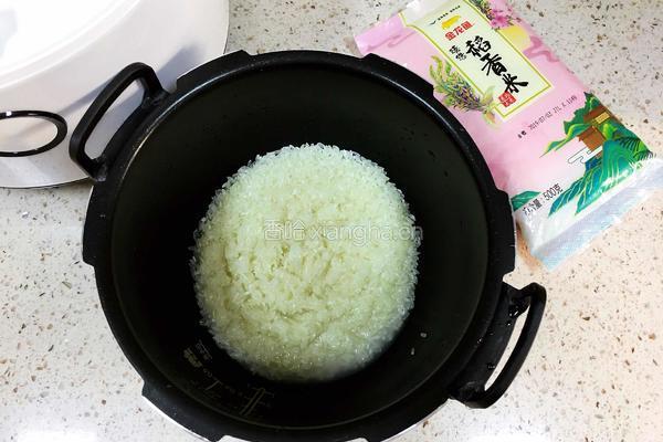 杏鲍菇排骨焖饭的做法图解6