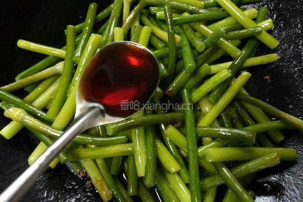 蒜苗炒腊肠的做法图解6