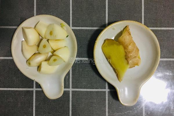 板栗烧鸡的做法图解3