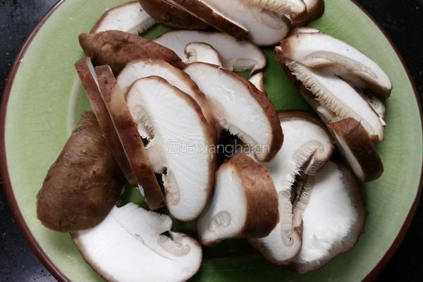 青菜炒香菇的做法图解2