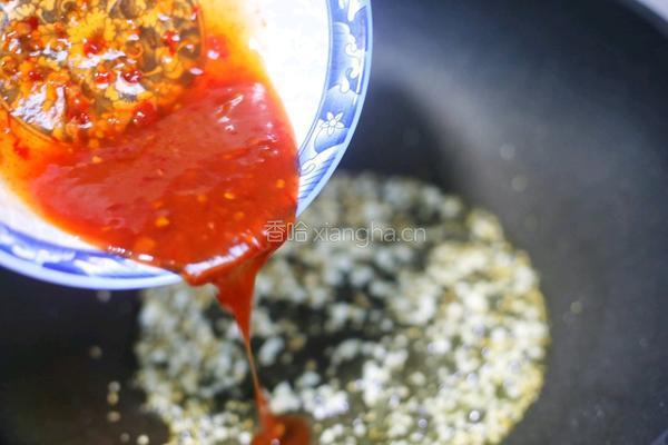 好吃到舔盘的韩式辣酱炒年糕的做法图解11