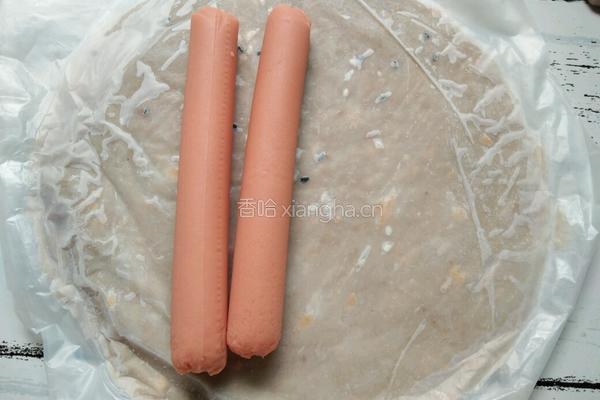 火腿肠手抓饼卷的做法图解2