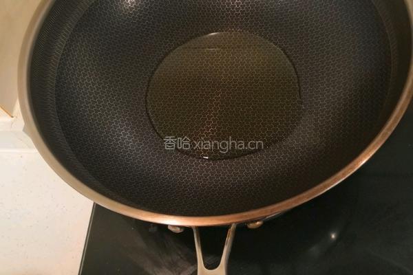芹菜炒肉的做法图解2