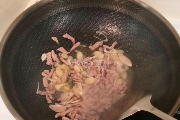 芹菜炒肉的做法图解3
