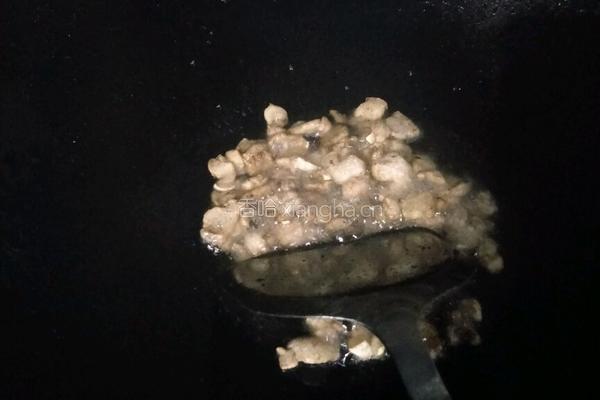 酸菜炒肉的做法图解5