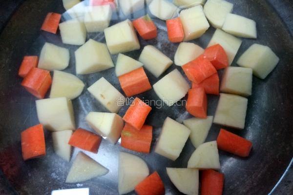 咖喱鸡肉土豆的做法图解3