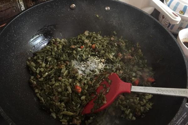 酸菜肉丁的做法图解5