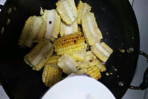 椒盐玉米的做法图解5