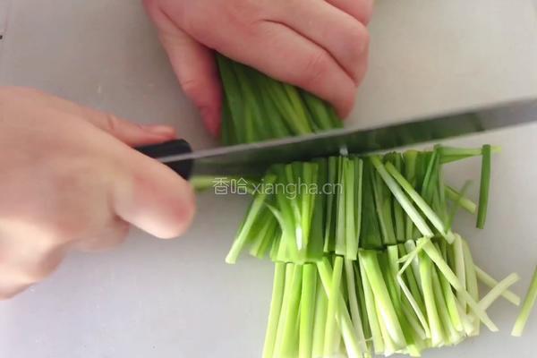 土豆片炒韭菜的做法图解4