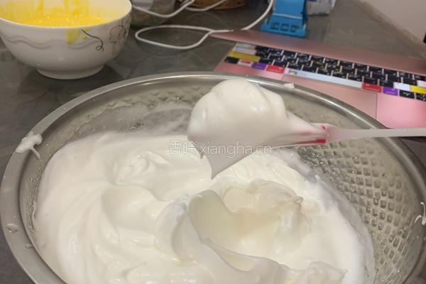戚风蛋糕的做法图解6