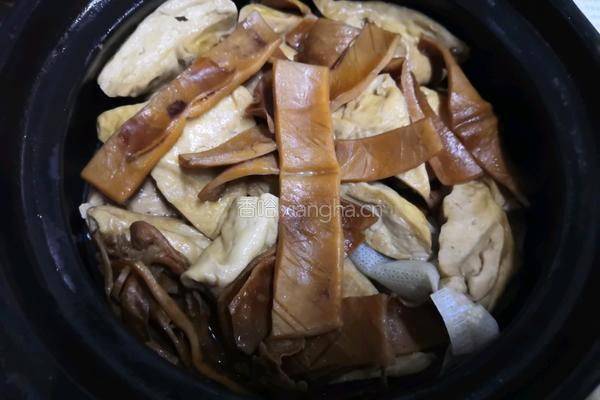 鱿鱼豆干煲的做法图解8
