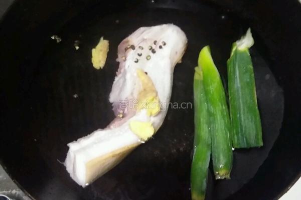 在家就这样炒回锅肉的做法图解1