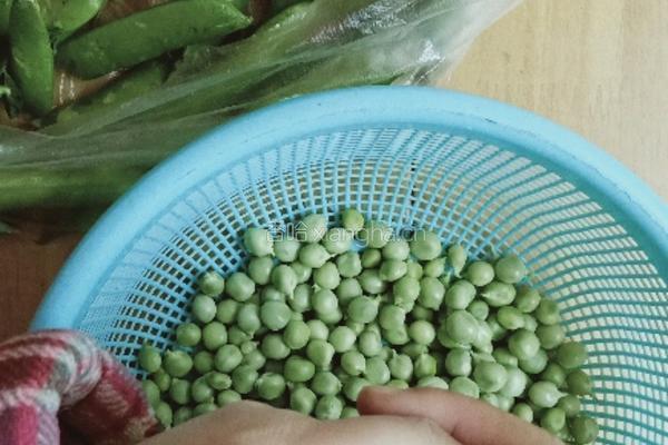 麦豆土鸡肉焖饭的做法图解3