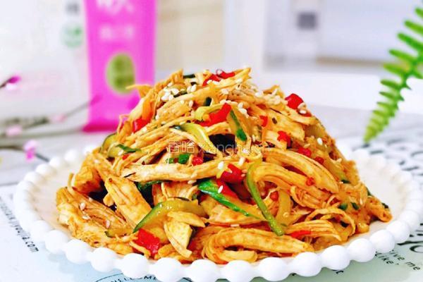 凉拌鸡丝香辣爽口的做法图解4