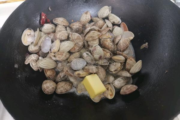 酒蒸蛤蜊的做法图解3