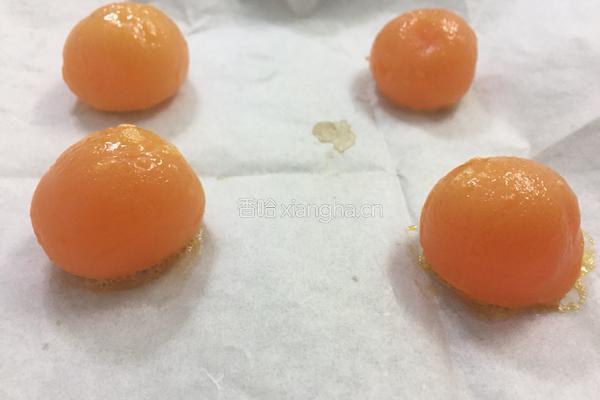 雪媚娘蛋黄酥的做法图解6