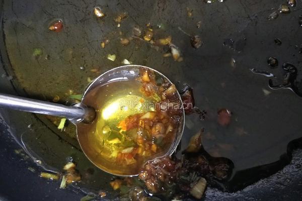 蒜蓉粉丝蒸扇贝的做法图解3