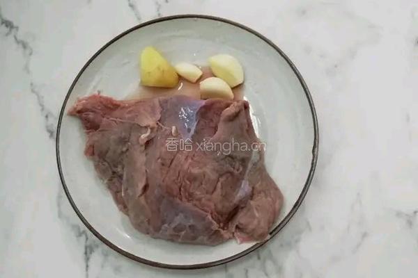 孜然牛肉的做法图解1