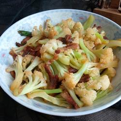 猪肉炒菜花的做法[图]