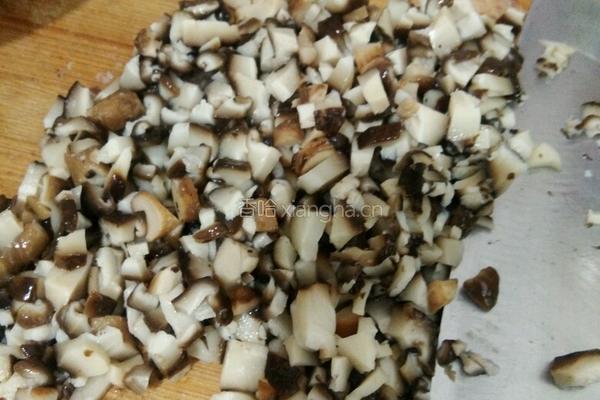 自制香菇酱也可作为香菇肉馅包饺子的做法图解3
